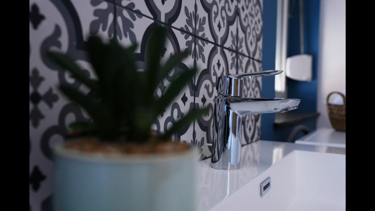 Les Charmes De Liege Apartment วาลองเซียนส์ ภายนอก รูปภาพ