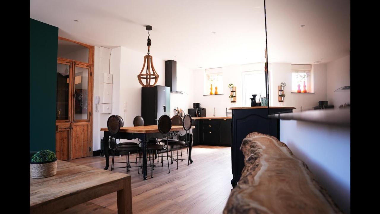 Les Charmes De Liege Apartment วาลองเซียนส์ ภายนอก รูปภาพ