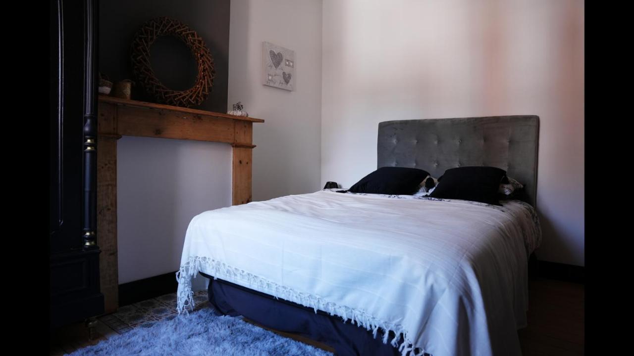 Les Charmes De Liege Apartment วาลองเซียนส์ ภายนอก รูปภาพ